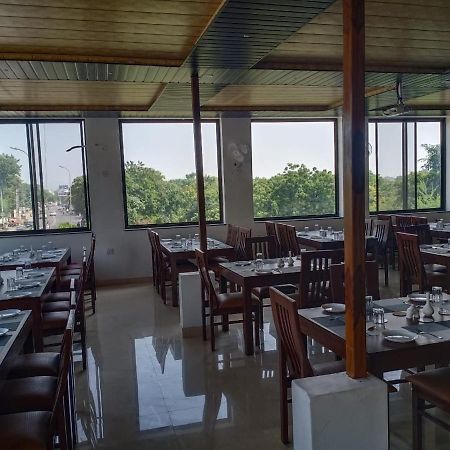Hotel Paradise Inn Udaipur Exteriör bild