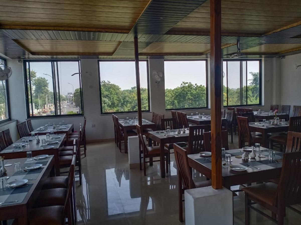 Hotel Paradise Inn Udaipur Exteriör bild