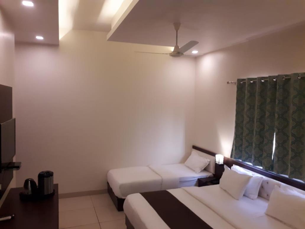 Hotel Paradise Inn Udaipur Exteriör bild
