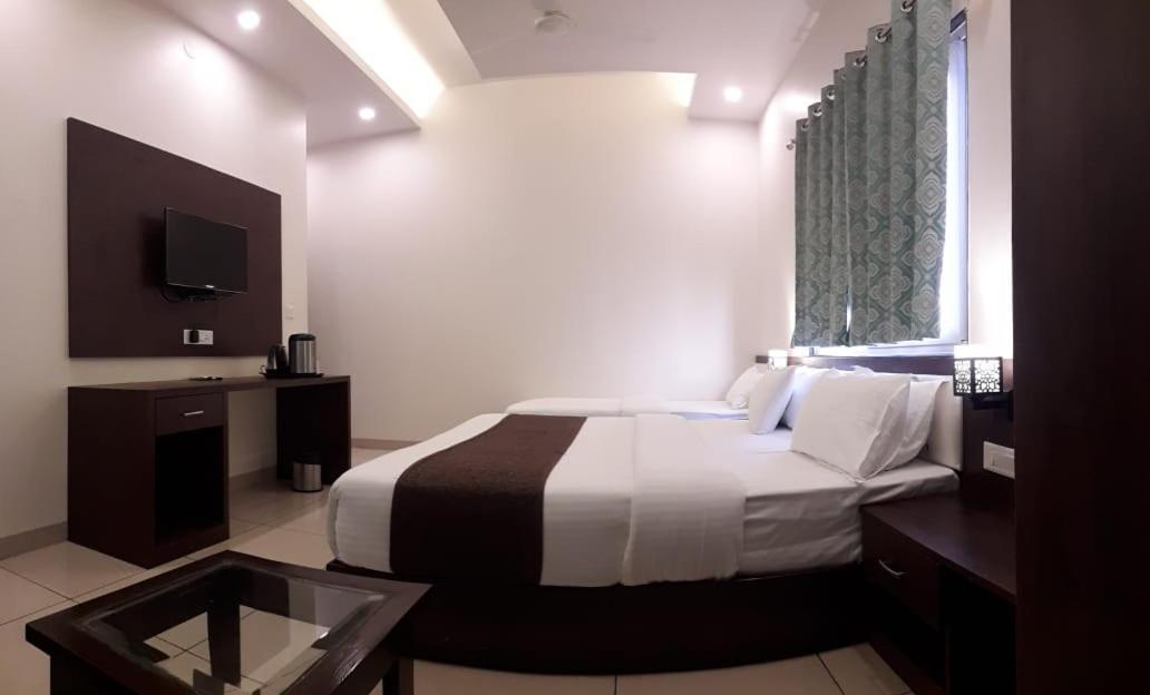 Hotel Paradise Inn Udaipur Exteriör bild