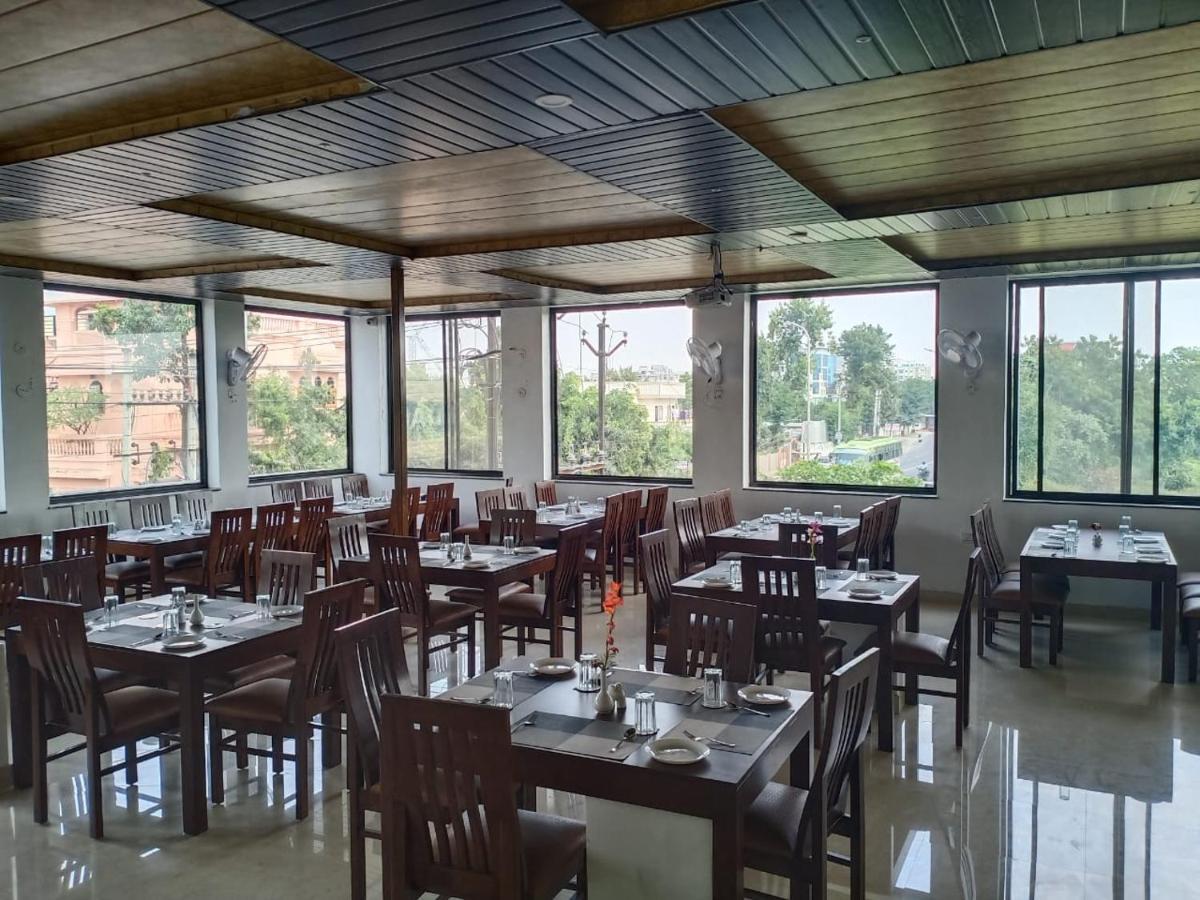 Hotel Paradise Inn Udaipur Exteriör bild